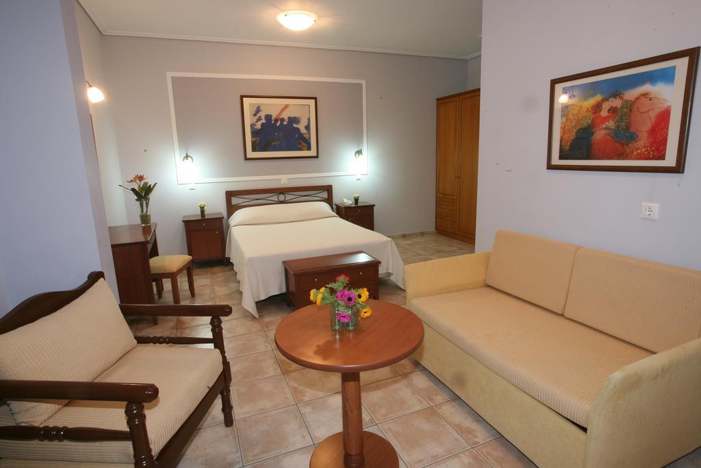 Maltezana Beach Hotel Стая снимка